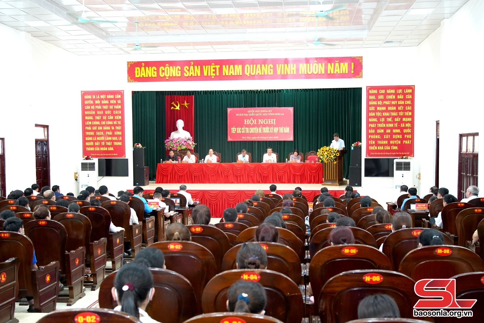 Đoàn đại biểu Quốc hội tỉnh tiếp xúc cử tri huyện Phù Yên