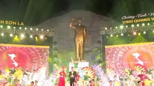 Chương trình nghệ thuật “Vinh quang Việt Nam”