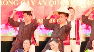 Chương trình văn nghệ chào mừng Hội nghị tổng kết 10 năm thực hiện chủ trương trồng cây ăn quả trên đất dốc