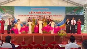 Chương trình văn nghệ tại Lễ khởi công xây dựng Trường Phổ thông nội trú liên cấp TH-THCS xã Phiêng Khoài
