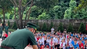 Gần 2.000 học sinh bán trú tham gia trải nghiệm chương trình “Một ngày làm chiến sĩ”