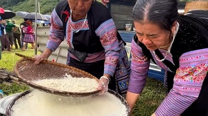 Hấp dẫn phần thi ẩm thực dân tộc Mông