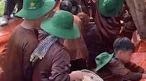Thú vị phần thi bắt cá tại chương trình “Học làm người nông dân”