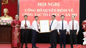 Công bố Quyết định hợp nhất và tổ chức lại Báo Sơn La với Đài PT-TH tỉnh thành Báo Sơn La
