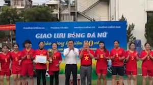 Sôi động giao lưu bóng đá nữ chào mừng 80 năm Cách mạng Tháng Tám và Quốc khánh 2/9