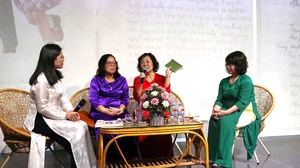 Từ nếp nhà bình yên đến khát vọng hòa bình