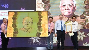 Lan tỏa giá trị tấm gương Chủ tịch Tôn Đức Thắng qua 'Hành trình 20 mùa hoa'