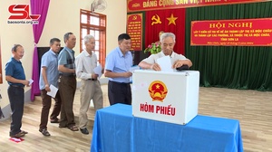 Cử tri Mộc Châu nô nức đi bỏ phiếu cho ý kiến về Đề án thành lập thị xã Mộc Châu
