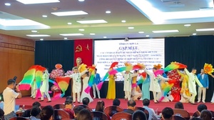 Chương trình văn nghệ “Khúc ca tự hào”
