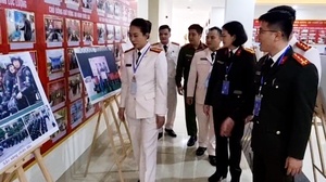 Triển lãm ảnh "Thanh niên, phụ nữ Công an Sơn La - Dấu ấn một nhiệm kỳ"
