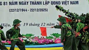 Ngoại khóa “Tự hào truyền thống – Tiếp bước cha anh”