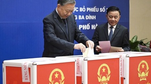 Lãnh đạo Đảng, Nhà nước đi bỏ phiếu