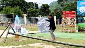 Bó Sinh rực rỡ sắc màu văn hóa cùng gameshow “Về bản em”