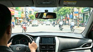 Bỏ tem đăng kiểm dán trên kính ô tô từ năm 2027