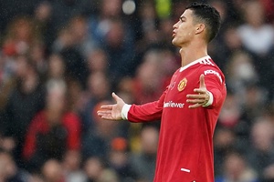 MU phải sa thải Solskjaer để cứu lấy Ronaldo và các ngôi sao