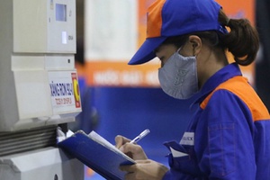 Giá xăng tăng lần thứ năm liên tiếp