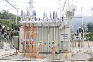 Đóng điện máy biến áp T2 trạm 110 kV huyện Mường La