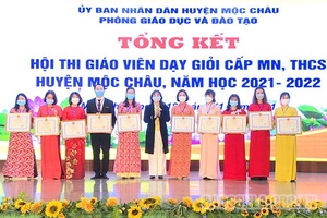 98 giáo viên được công nhận giáo viên dạy giỏi cấp huyện bậc mầm non và THCS năm học 2021-2022