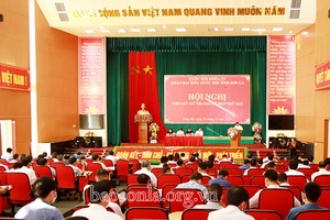 Đoàn đại biểu Quốc hội tỉnh tiếp xúc cử tri huyện Sông Mã