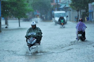 Ngày 24/11, nhiều nơi từ Quảng Trị đến Khánh Hòa có mưa rất to