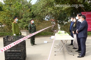 Đồng chí Chủ tịch UBND tỉnh kiểm tra công tác phòng chống Covid-19 tại huyện Mộc Châu