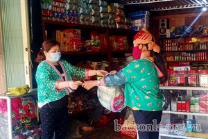 Phụ nữ Co Tòng nhân rộng các mô hình tiên tiến