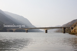 Tạ Khoa - Bến thuyền giao thương với các xã vùng lòng hồ