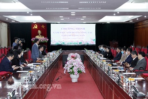 Đoàn công tác của Tạp chí Cộng sản làm việc tại tỉnh Sơn La