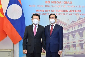 Việt Nam và Lào tiến hành tham vấn chính trị