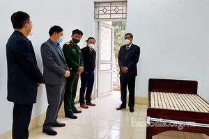 Đồng chí Bí thư Tỉnh ủy kiểm tra công tác phòng chống dịch Covid-19 của Thành phố