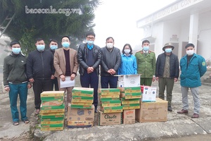 LĐLĐ huyện Mộc Châu: Thăm, tặng quà các khu cách ly phòng chống dịch Covid-19