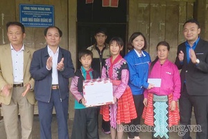 Áo xanh tình nguyện trên cao nguyên