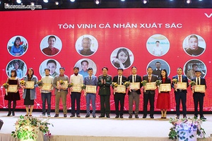 Viettel Sơn La gặp mặt và tôn vinh kênh bán hàng năm 2020
