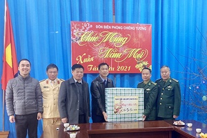 Thành phố: Thăm, chúc Tết các Đồn biên phòng