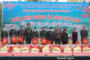  “Xuân biên phòng ấm lòng dân bản”