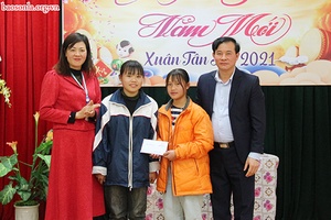 Chung tay để mọi người, mọi nhà đón Tết đầm ấm