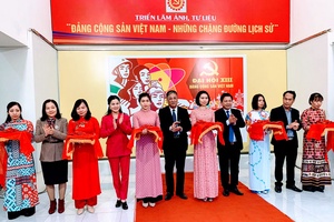 Triển lãm ảnh, tư liệu chào mừng Đại hội Đảng toàn quốc lần thứ XIII