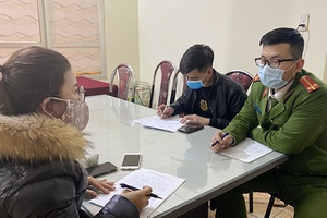 Phạt tiền 15 triệu đồng đối với 2 trường hợp đưa thông tin sai sự thật về dịch bệnh COVID-19