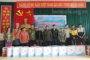 Những món quà ấm áp nghĩa tình