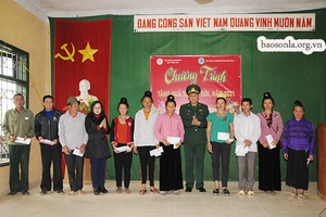 Toàn tỉnh: Chuyển trao 20.791 suất quà Tết cho các đối tượng chính sách, hộ nghèo