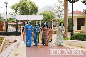 Phụ nữ Sơn La hưởng ứng "Tuần lễ áo dài" 