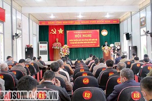 Tuyên truyền Luật Bầu cử đại biểu Quốc hội và đại biểu HĐND cho 100 cán bộ phường Chiềng Cơi và xã Hua La