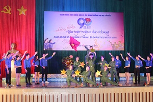 Liên hoan nhóm tuyên truyền ca khúc cách mạng