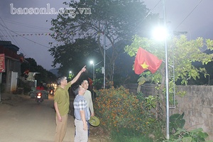 Thắp sáng những tuyến đường quê