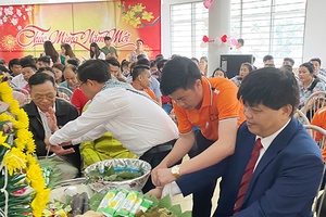 Trường Đại học Tây Bắc: Tổ chức Tết cổ truyền Bunpimay nước CHDCND Lào năm 2021