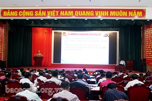 Huyện ủy Mộc Châu tập huấn nghiệp vụ công tác Đảng, chính quyền