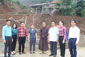 Đồng chí Phó Chủ tịch UBND tỉnh kiểm tra tiến độ xây dựng Dự án Khu tâm linh thuộc Di tích lịch sử Ngã ba Cò Nòi