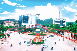 Đoàn kết, đổi mới, phát triển, vì đô thị sáng, xanh, sạch, đẹp