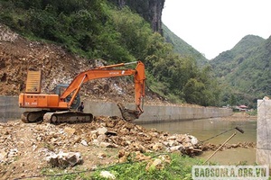 Đẩy nhanh tiến độ dự án kè dọc suối Muội