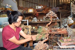 Người say mê làm bonsai từ dây đồng